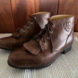 ARIAT Kiltie Leather lace up ankle boots size 8